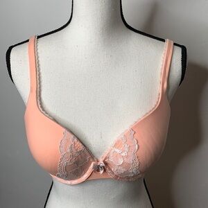 Victoria’s Secret Peach Lace Bra - Sz 34D